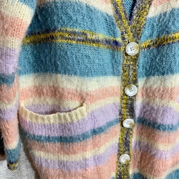 Cariedo Studios pastel striped button up fuzzy cardigan size M - Picture 2 of 7